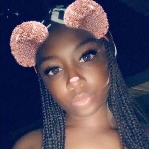 Meet your Posher, Iesha